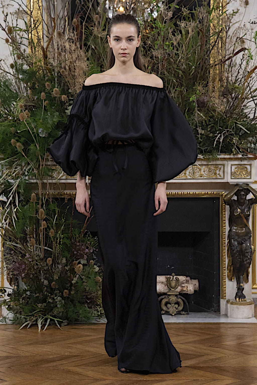 Fashion Week Paris Fall/Winter 2020 look 23 from the Valentin Yudashkin collection womenswear