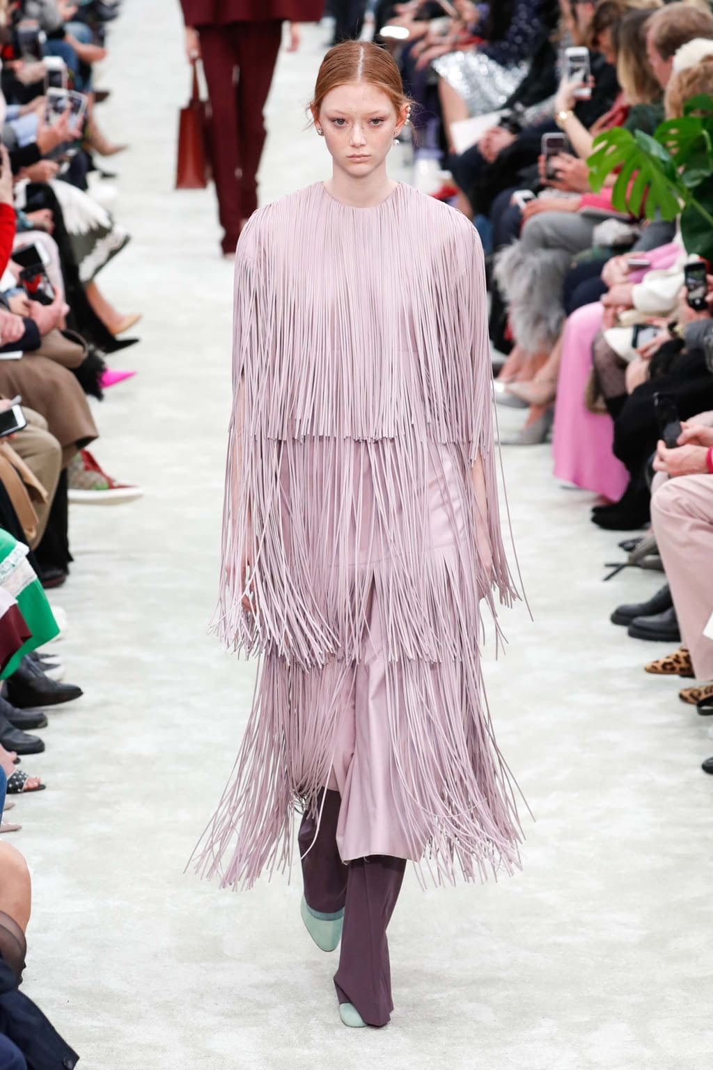 Fashion Week Paris Fall/Winter 2018 look 27 from the Valentino collection womenswear
