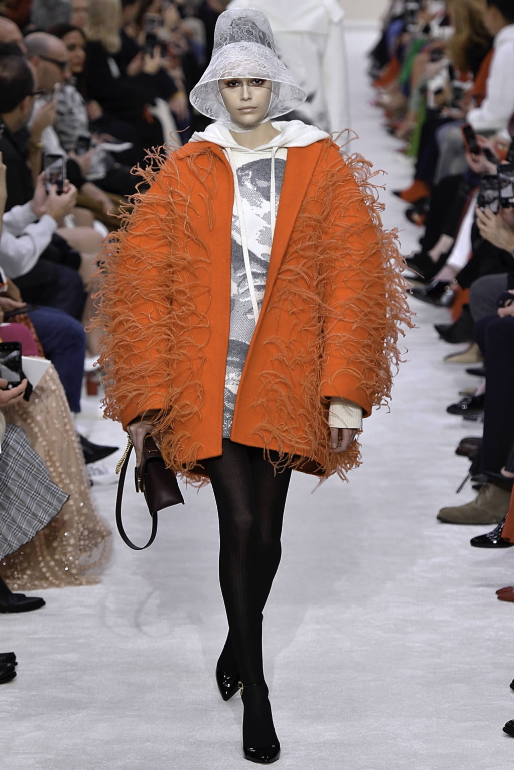 Fashion Week Paris Fall/Winter 2019 look 9 from the Valentino collection womenswear