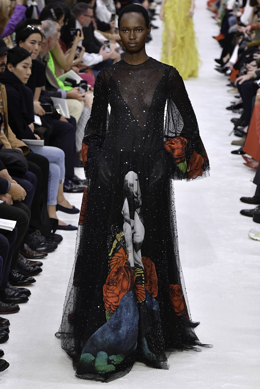 Fashion Week Paris Fall/Winter 2019 look 54 from the Valentino collection womenswear