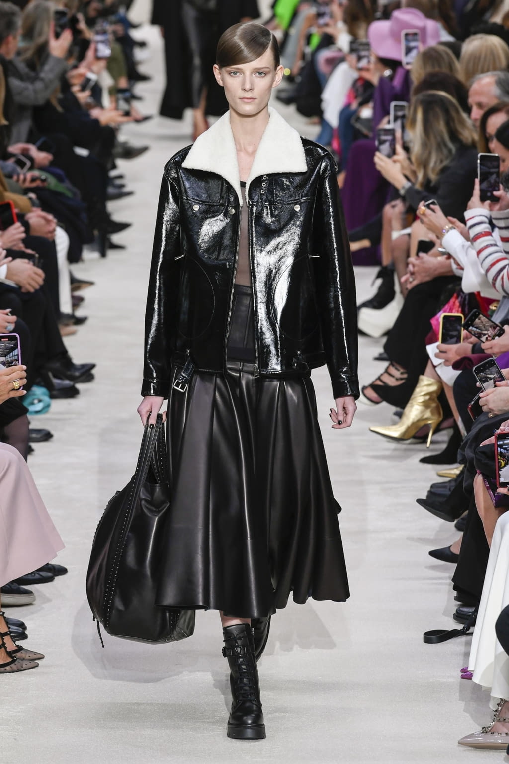 Fashion Week Paris Fall/Winter 2020 look 4 de la collection Valentino womenswear