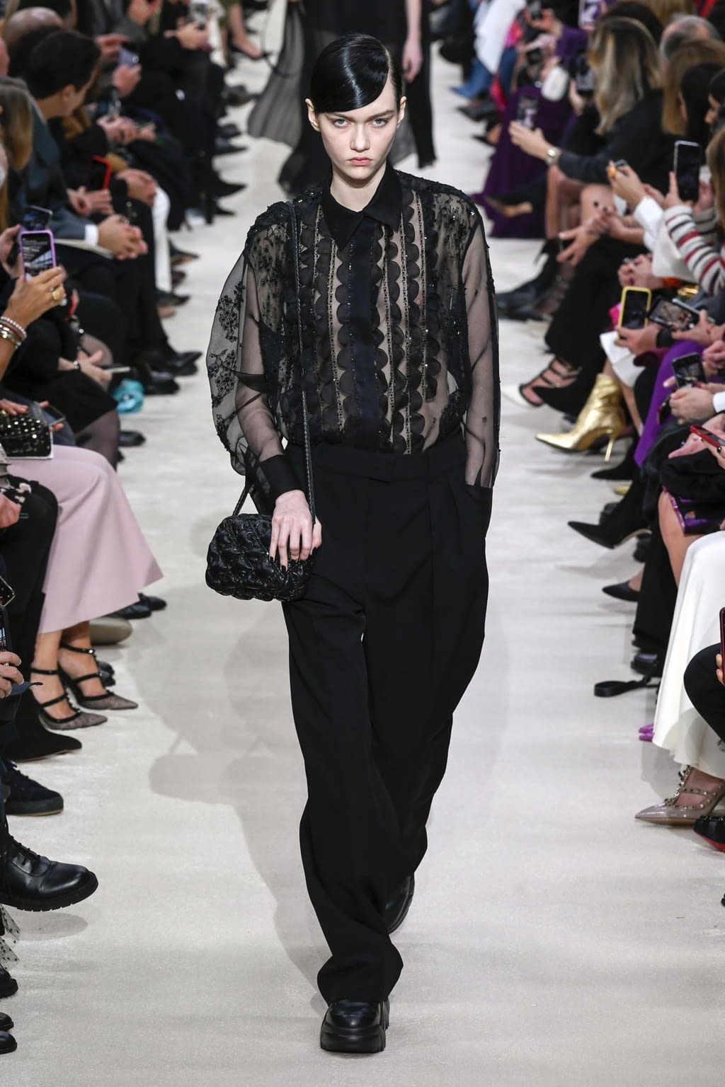 Fashion Week Paris Fall/Winter 2020 look 16 de la collection Valentino womenswear