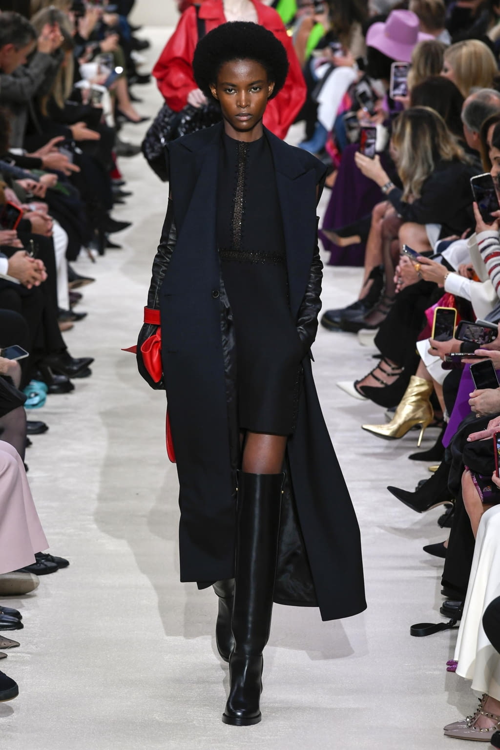 Fashion Week Paris Fall/Winter 2020 look 31 from the Valentino collection womenswear