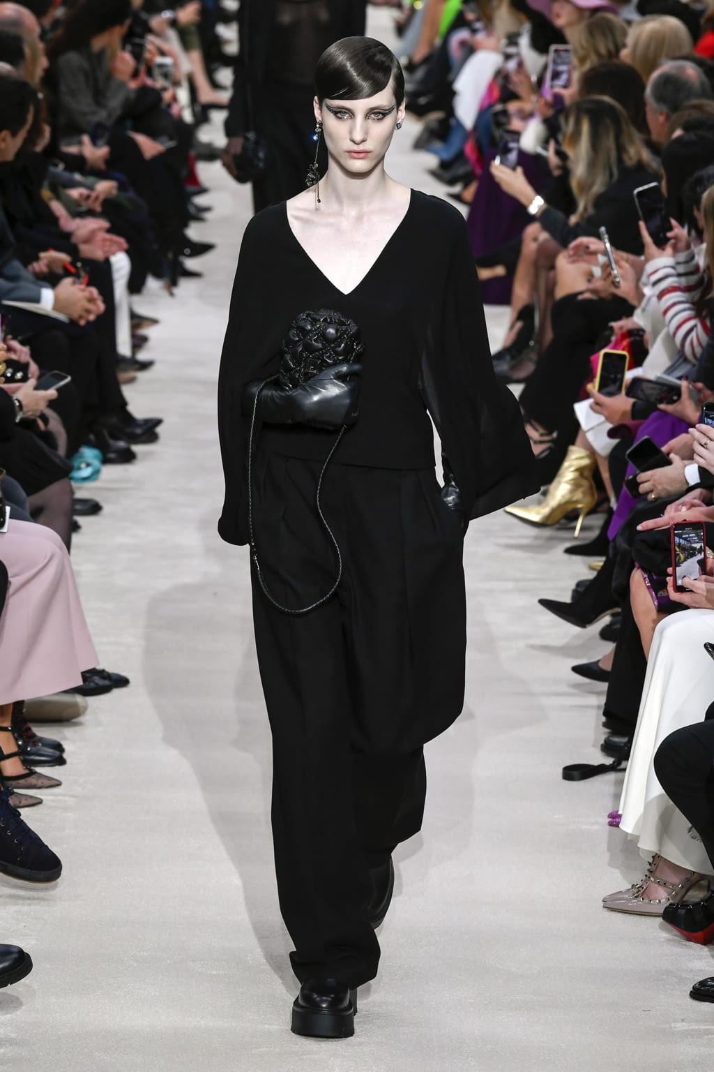 Fashion Week Paris Fall/Winter 2020 look 37 from the Valentino collection womenswear