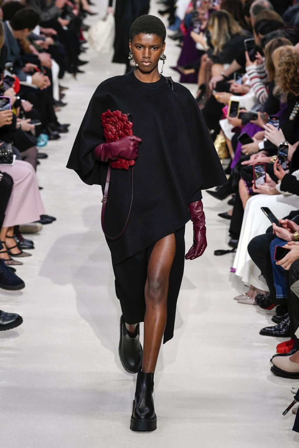 Fashion Week Paris Fall/Winter 2020 look 46 from the Valentino collection womenswear