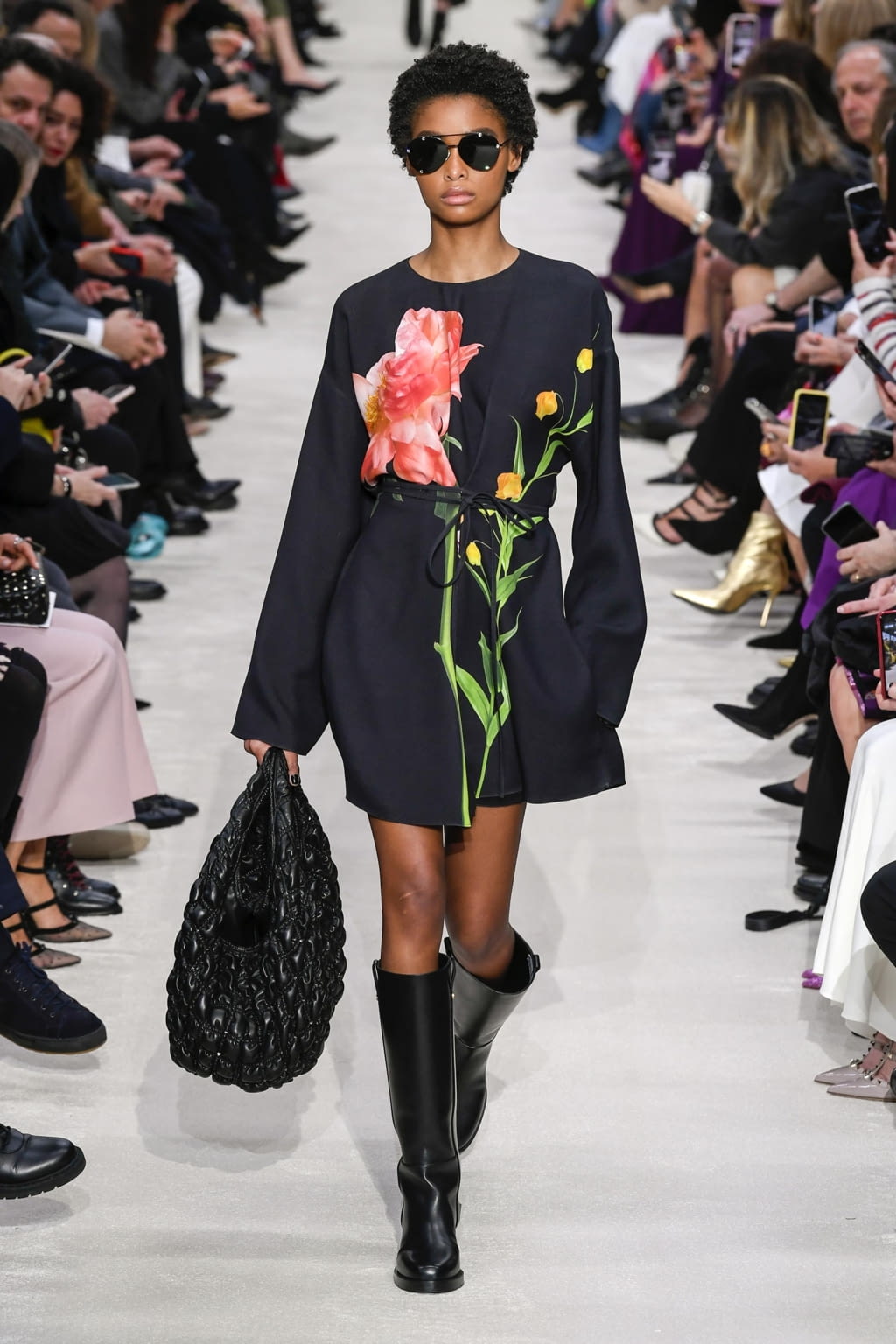 Fashion Week Paris Fall/Winter 2020 look 48 from the Valentino collection womenswear