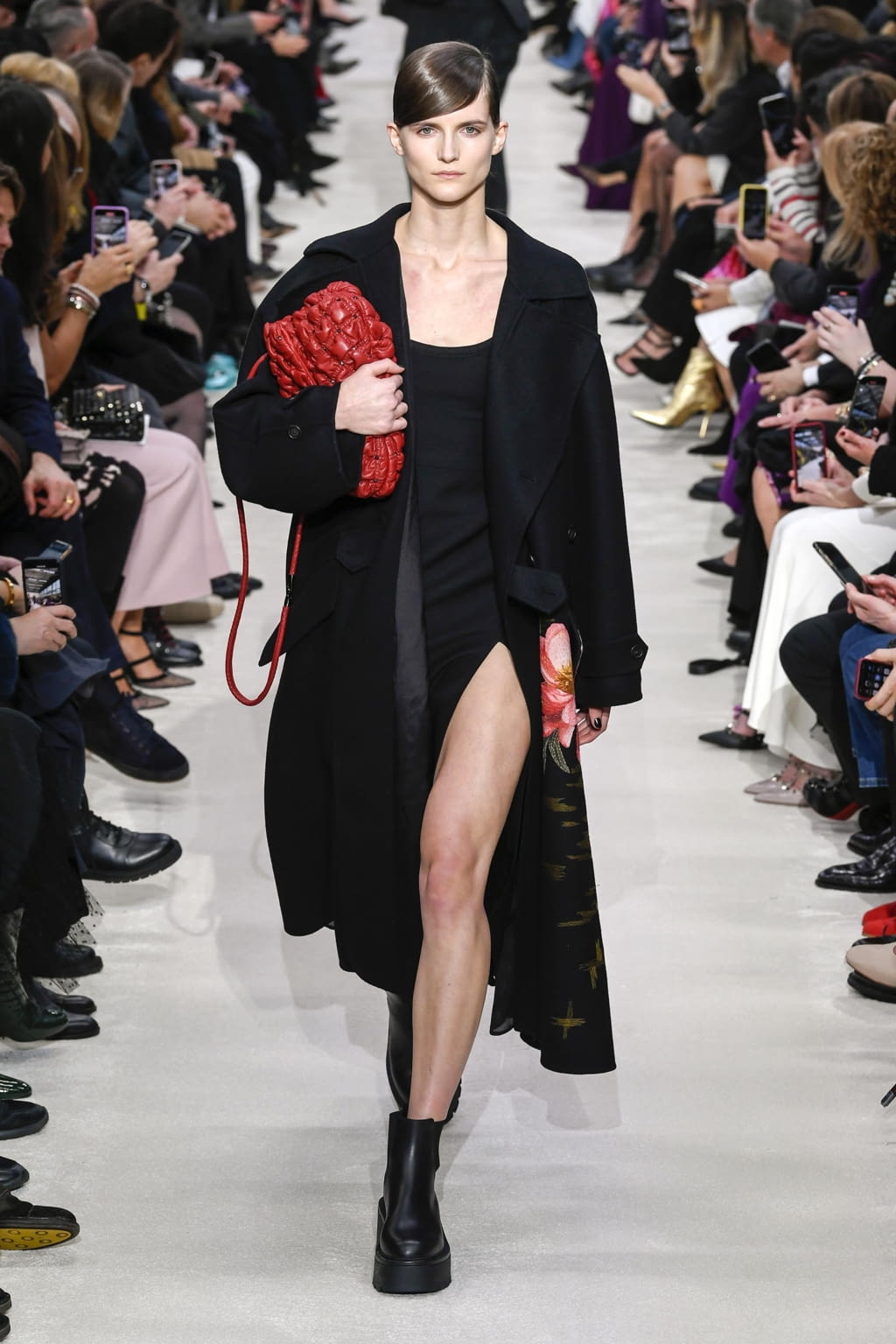 Fashion Week Paris Fall/Winter 2020 look 51 de la collection Valentino womenswear