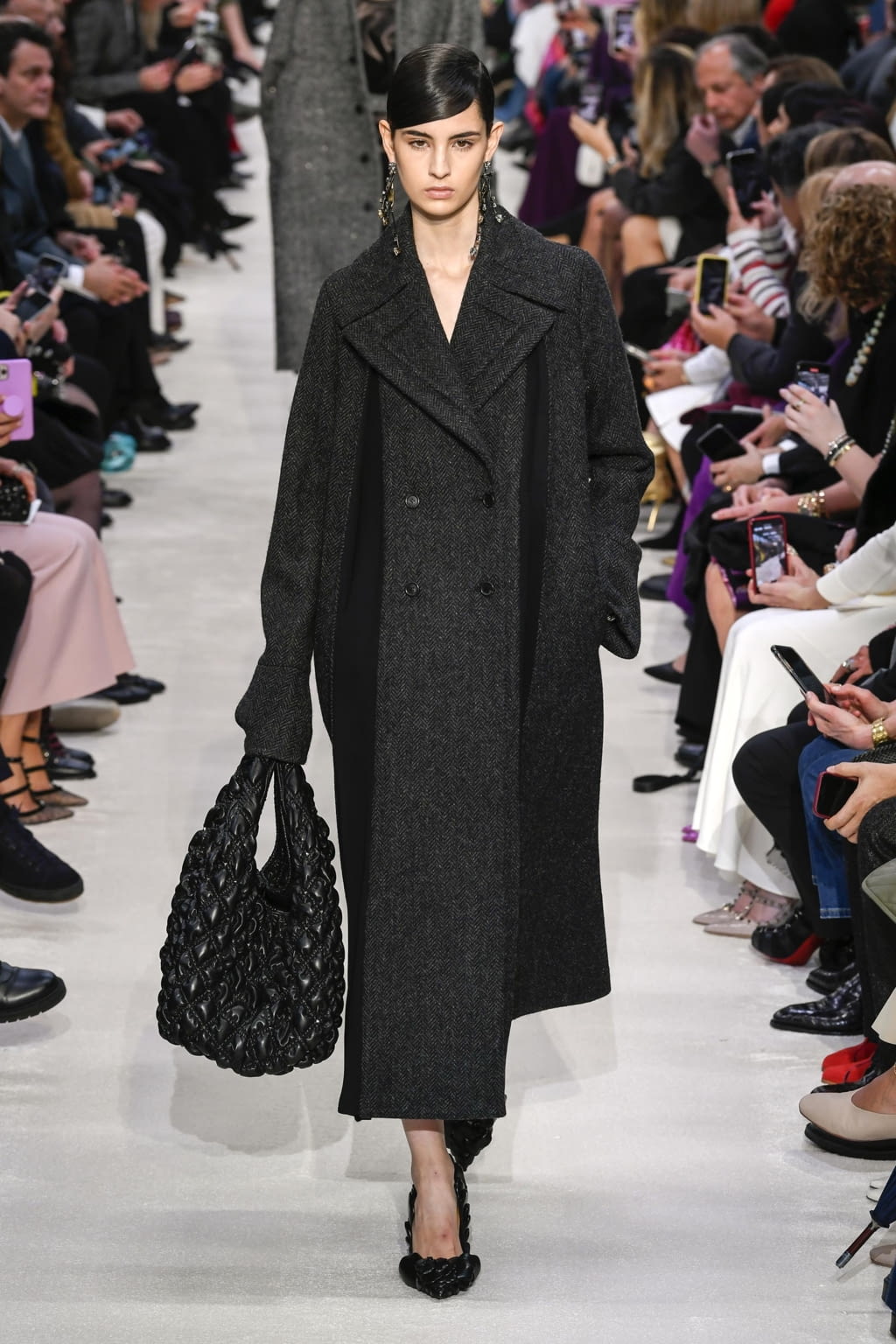 Fashion Week Paris Fall/Winter 2020 look 55 from the Valentino collection 女装