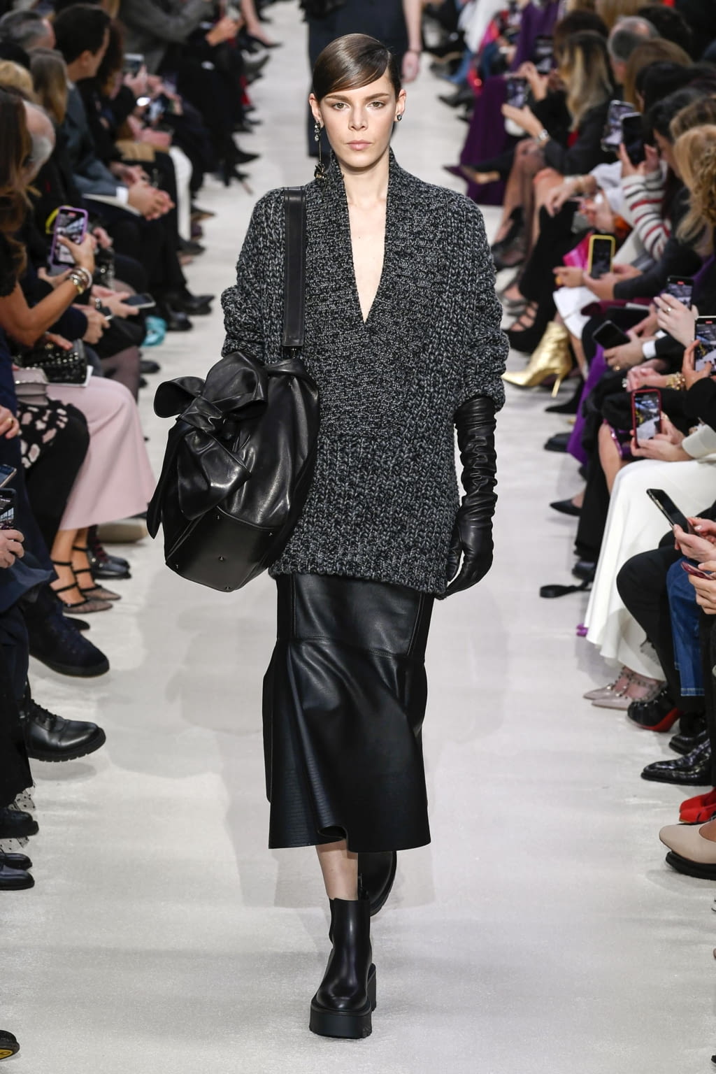 Fashion Week Paris Fall/Winter 2020 look 62 from the Valentino collection womenswear