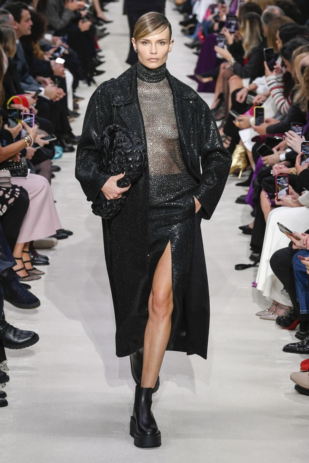 Fashion Week Paris Fall/Winter 2020 look 64 de la collection Valentino womenswear