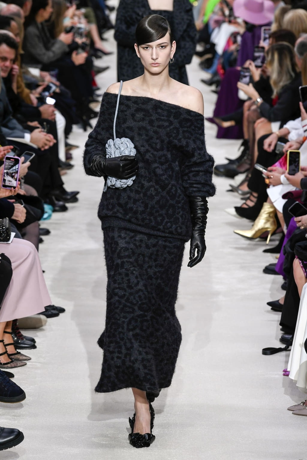 Fashion Week Paris Fall/Winter 2020 look 65 from the Valentino collection womenswear