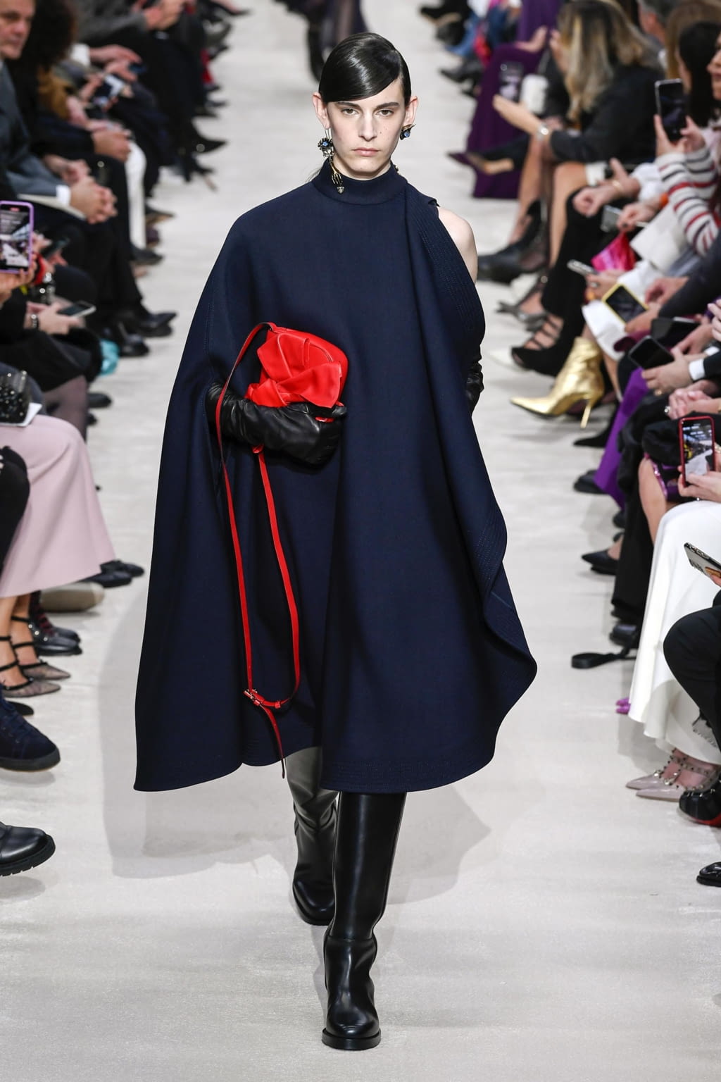 Fashion Week Paris Fall/Winter 2020 look 69 from the Valentino collection womenswear