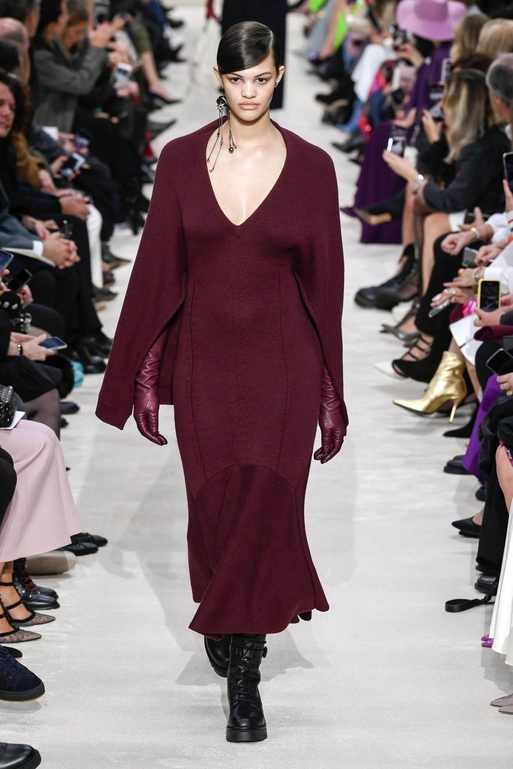 Fashion Week Paris Fall/Winter 2020 look 72 from the Valentino collection 女装