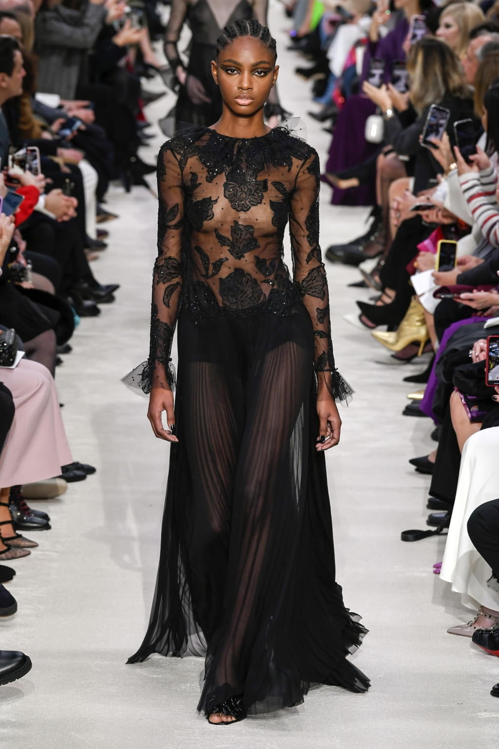 Fashion Week Paris Fall/Winter 2020 look 79 from the Valentino collection womenswear