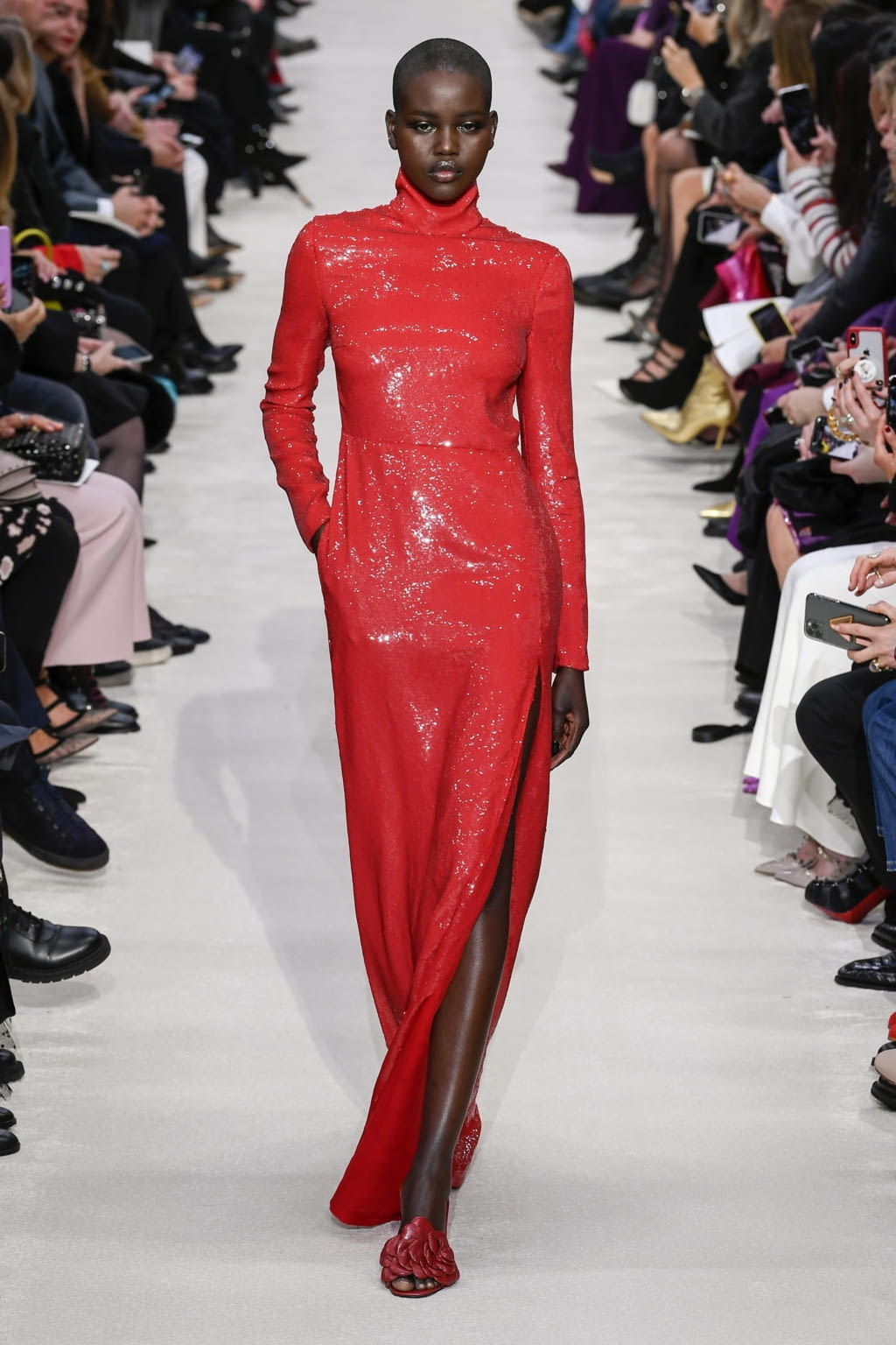 Fashion Week Paris Fall/Winter 2020 look 89 from the Valentino collection womenswear