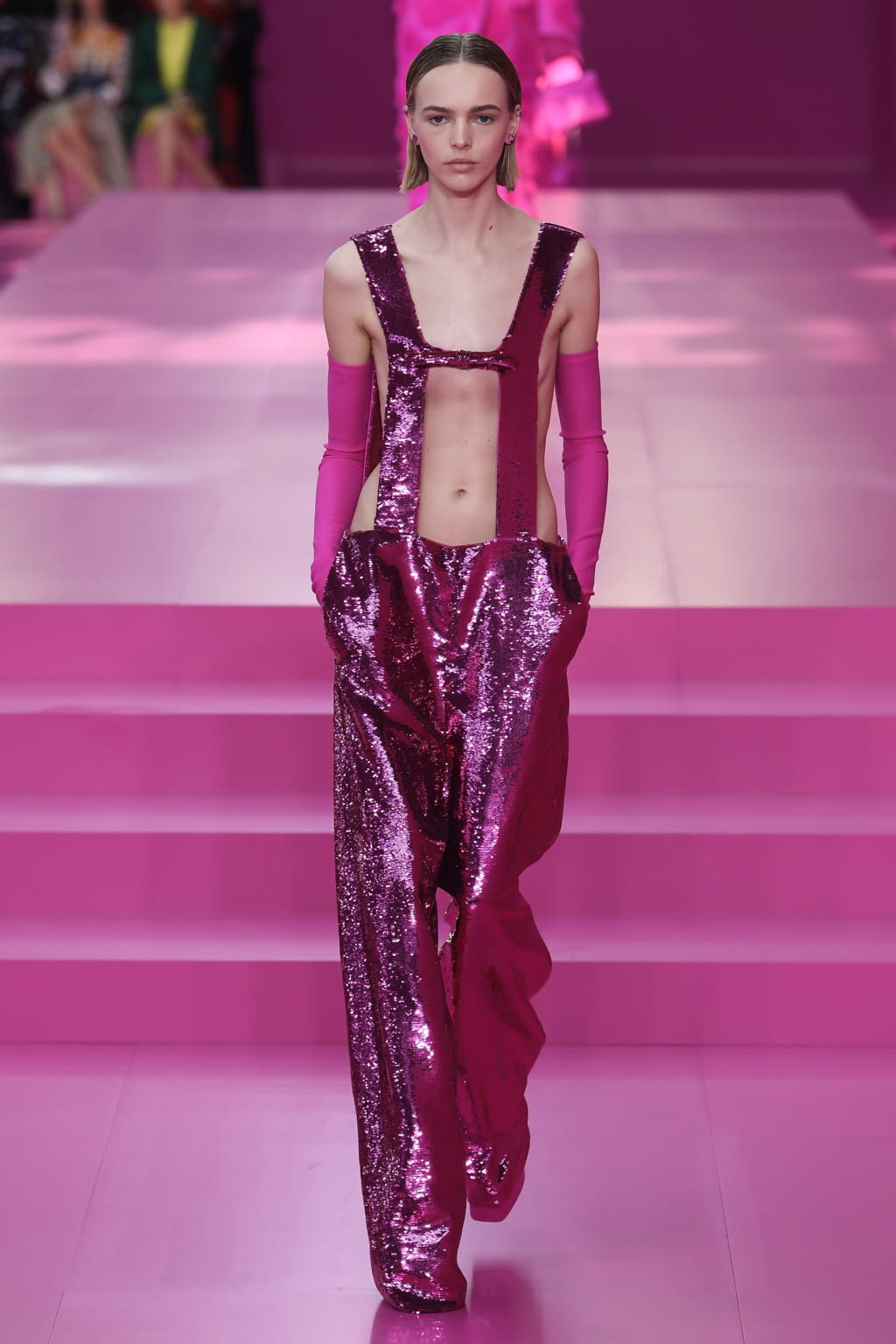 Fashion Week Paris Fall/Winter 2022 look 12 de la collection Valentino womenswear