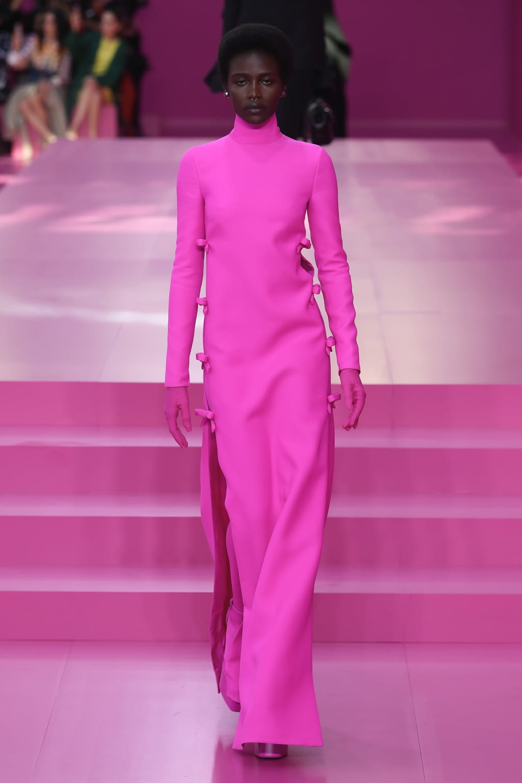 Fashion Week Paris Fall/Winter 2022 look 40 de la collection Valentino womenswear