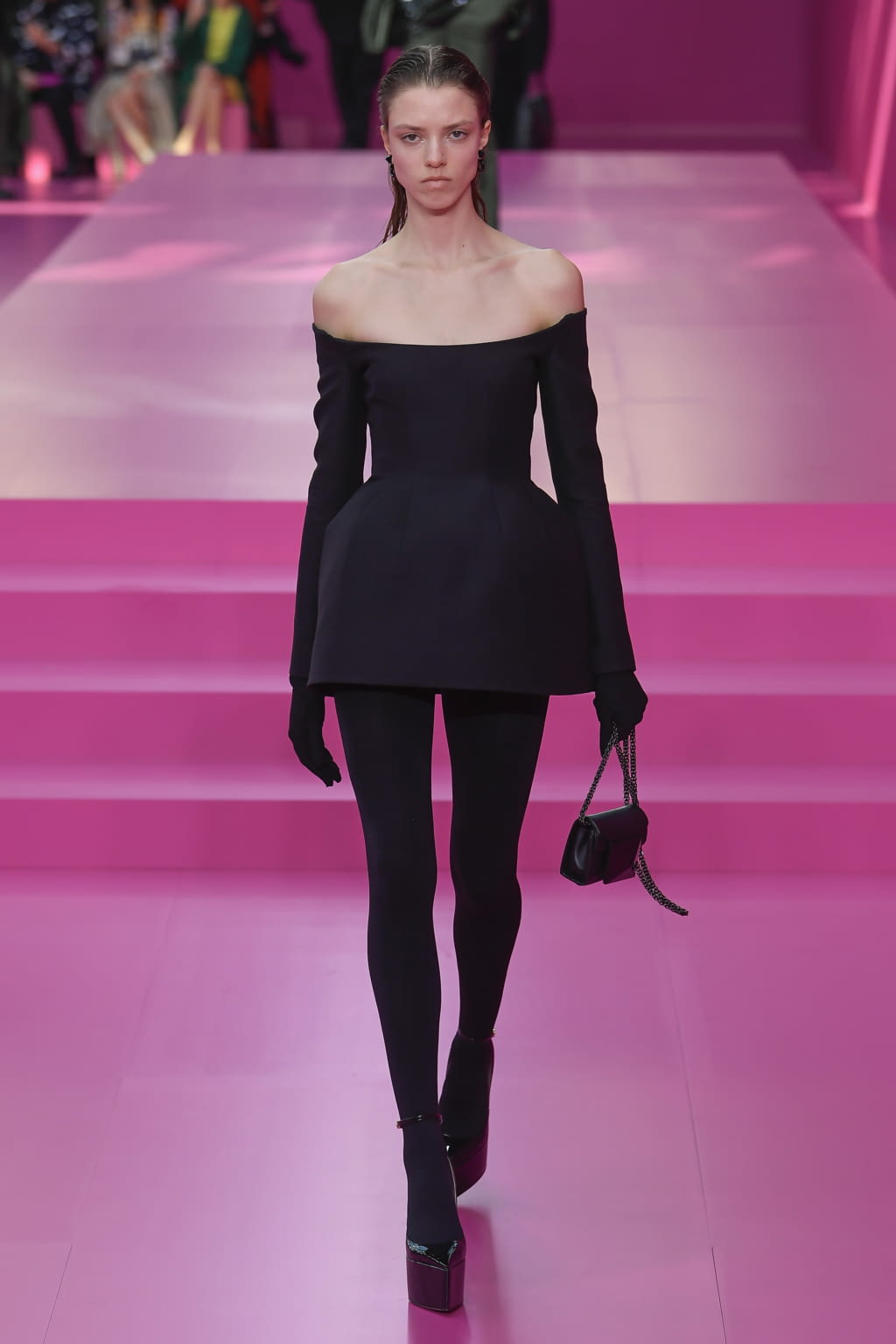 Fashion Week Paris Fall/Winter 2022 look 51 de la collection Valentino womenswear