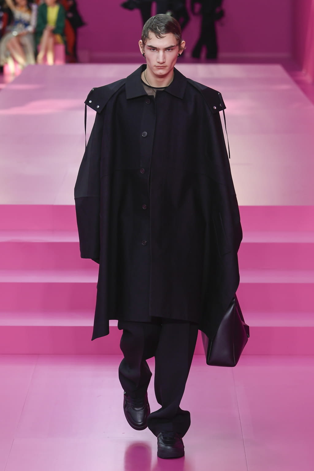 Fashion Week Paris Fall/Winter 2022 look 62 from the Valentino collection womenswear
