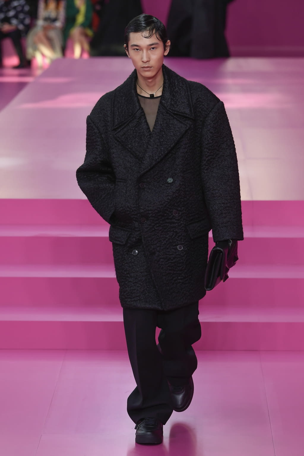 Fashion Week Paris Fall/Winter 2022 look 65 from the Valentino collection womenswear