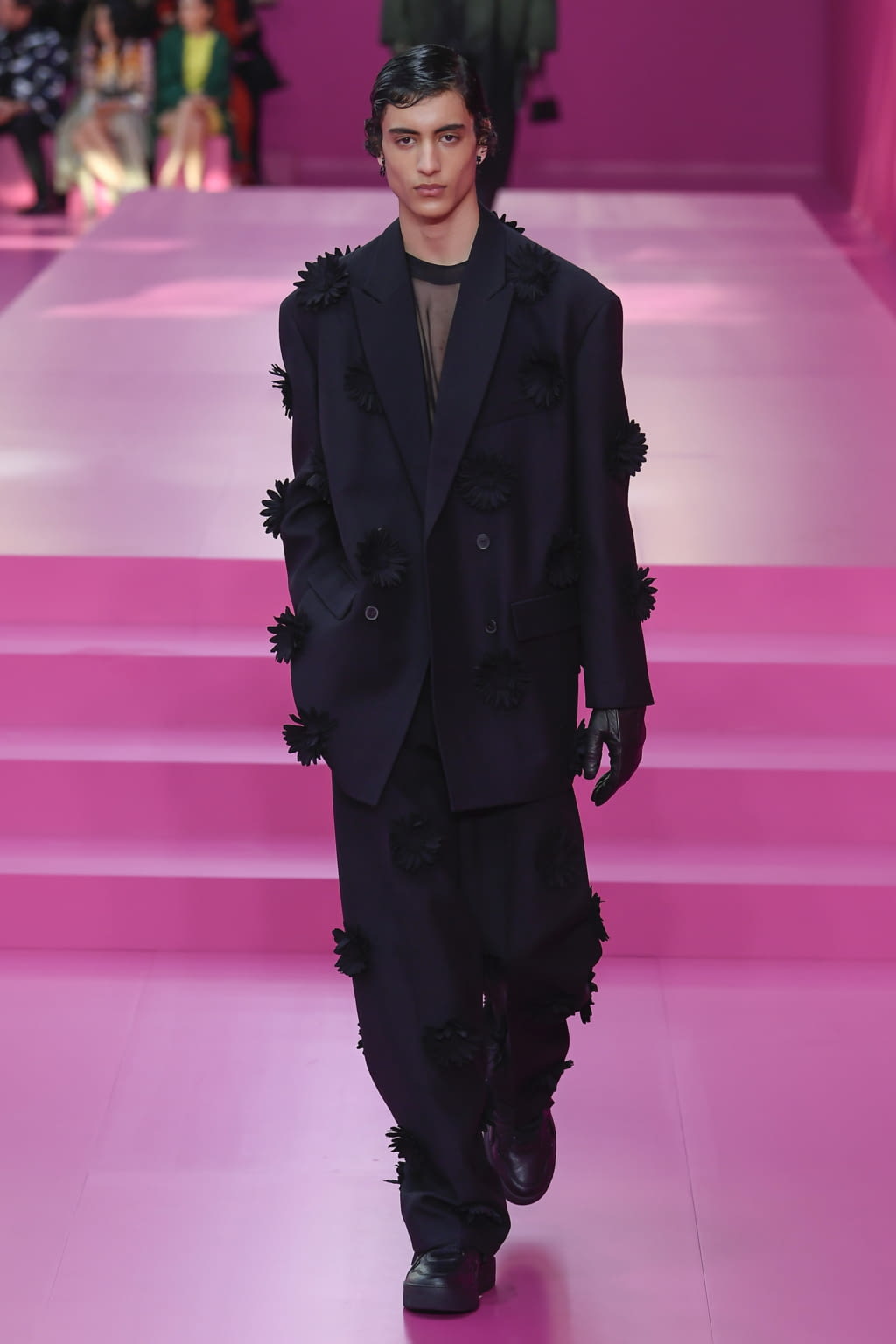 Fashion Week Paris Fall/Winter 2022 look 68 from the Valentino collection 女装