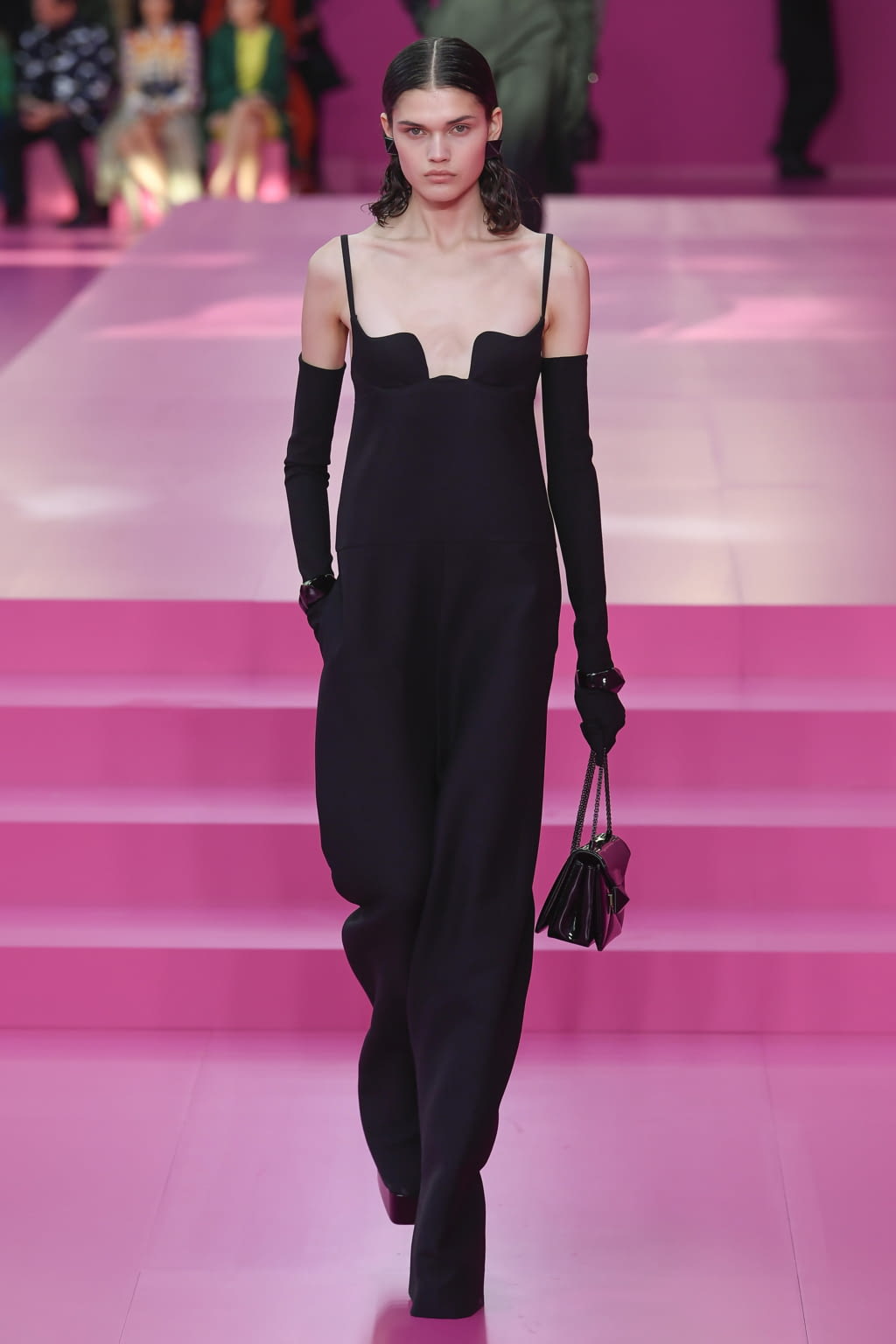 Fashion Week Paris Fall/Winter 2022 look 70 from the Valentino collection 女装