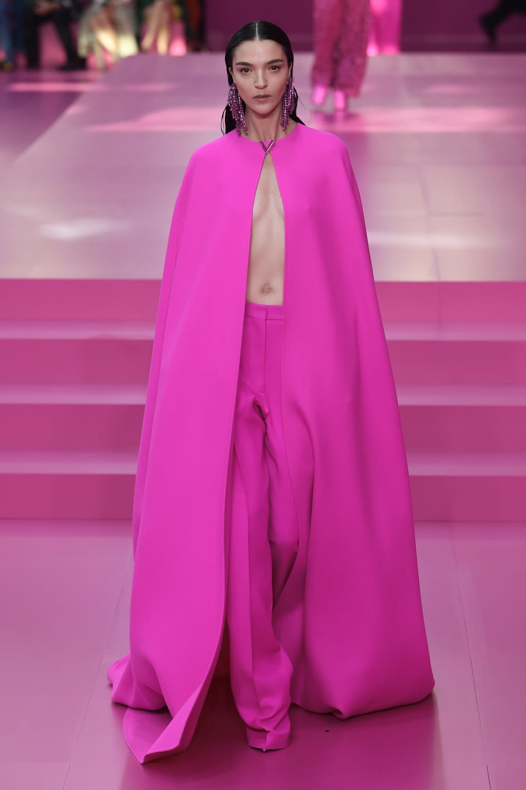Fashion Week Paris Fall/Winter 2022 look 74 from the Valentino collection womenswear