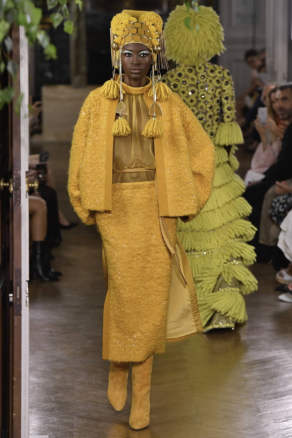 Fashion Week Paris Fall/Winter 2019 look 48 from the Valentino collection couture