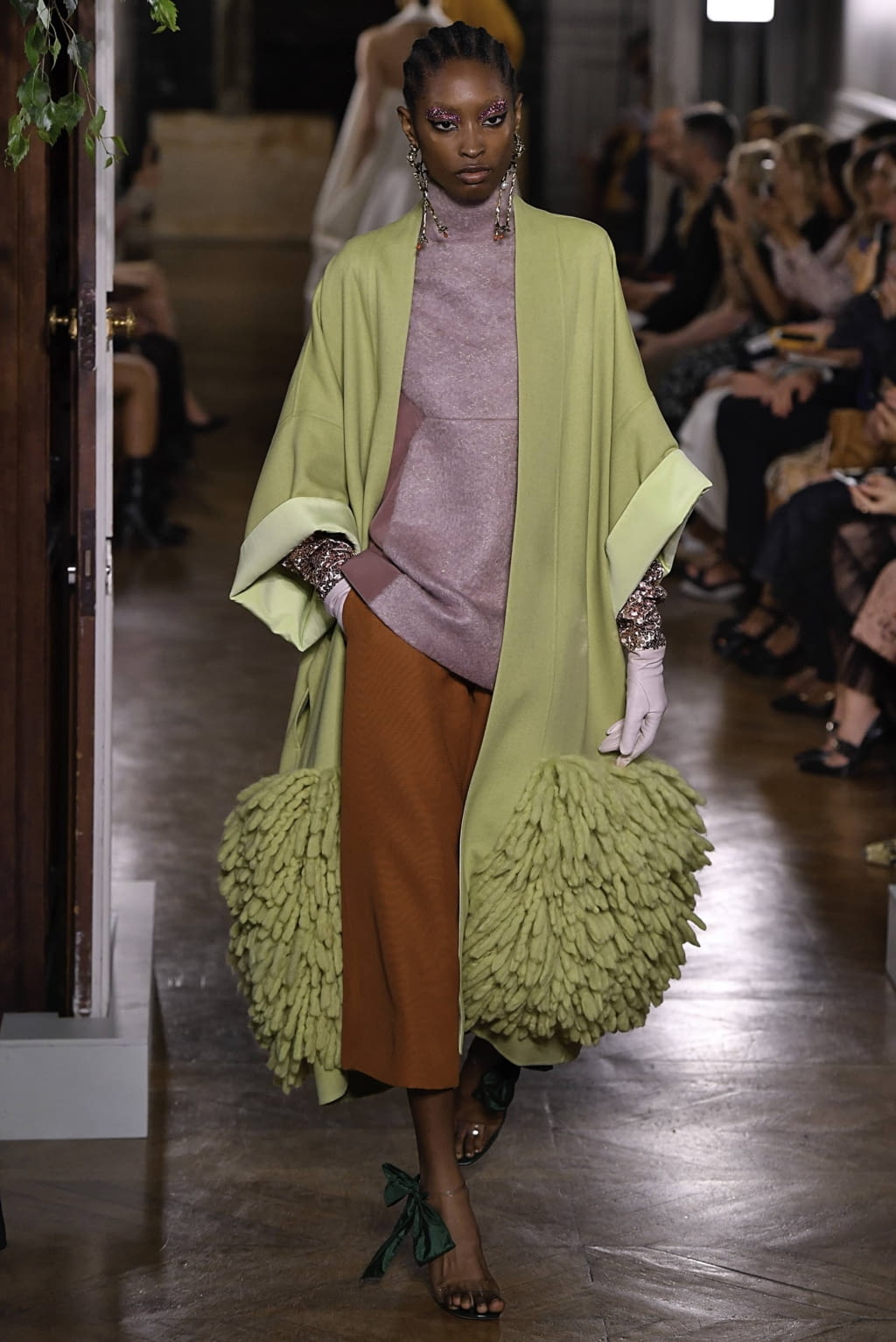 Fashion Week Paris Fall/Winter 2019 look 51 from the Valentino collection 高级定制