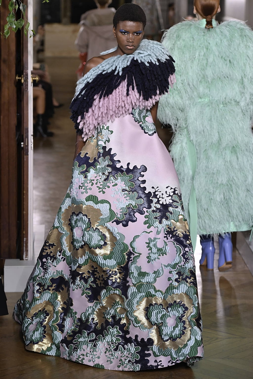 Fashion Week Paris Fall/Winter 2019 look 58 from the Valentino collection couture