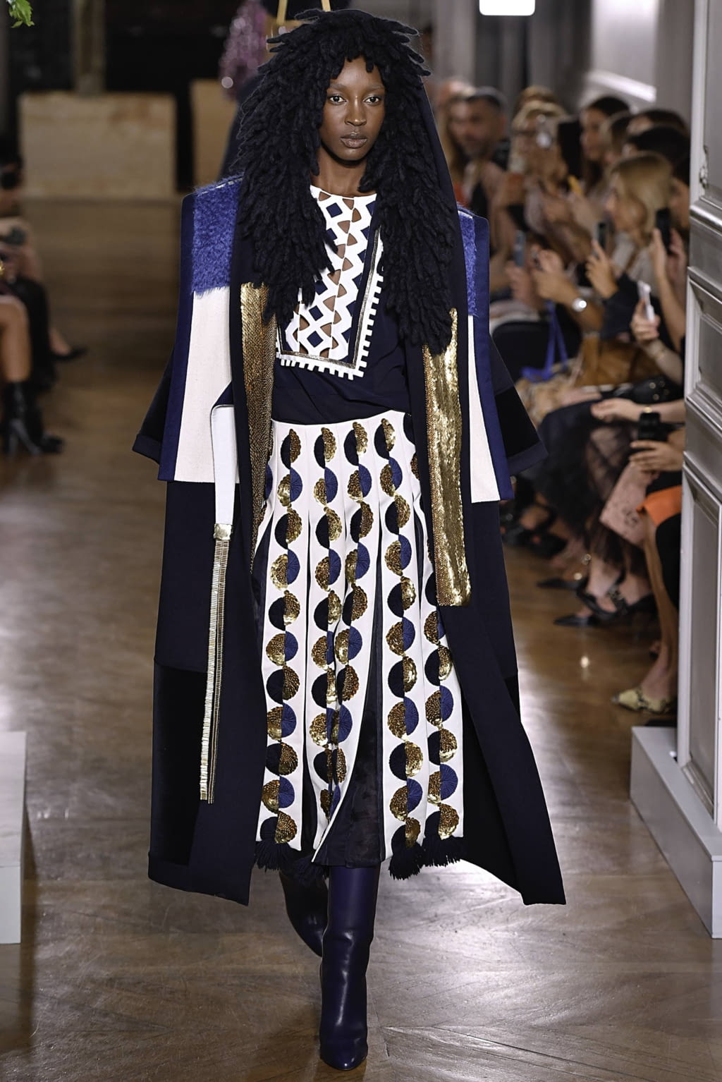 Fashion Week Paris Fall/Winter 2019 look 64 from the Valentino collection couture