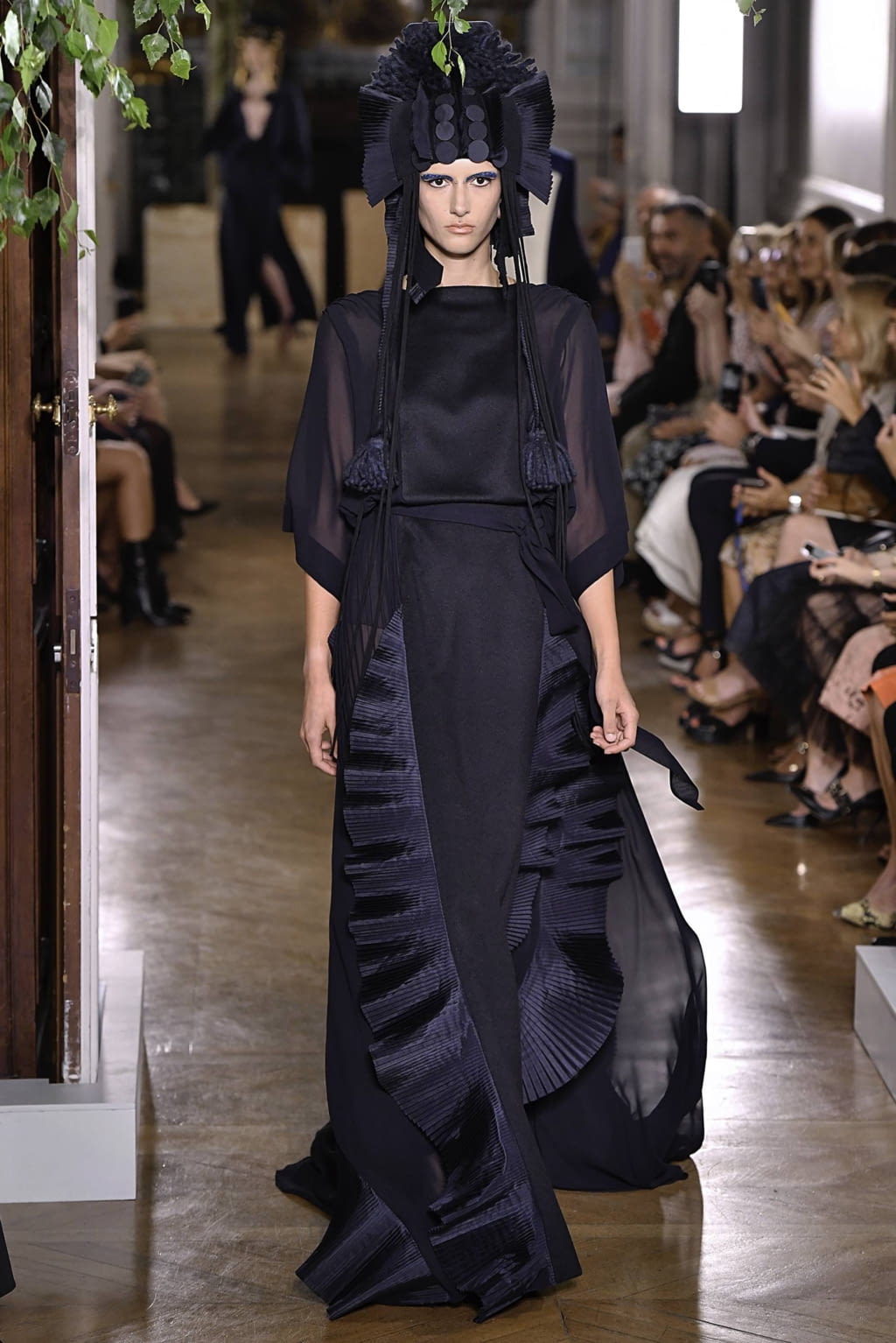 Fashion Week Paris Fall/Winter 2019 look 65 from the Valentino collection couture