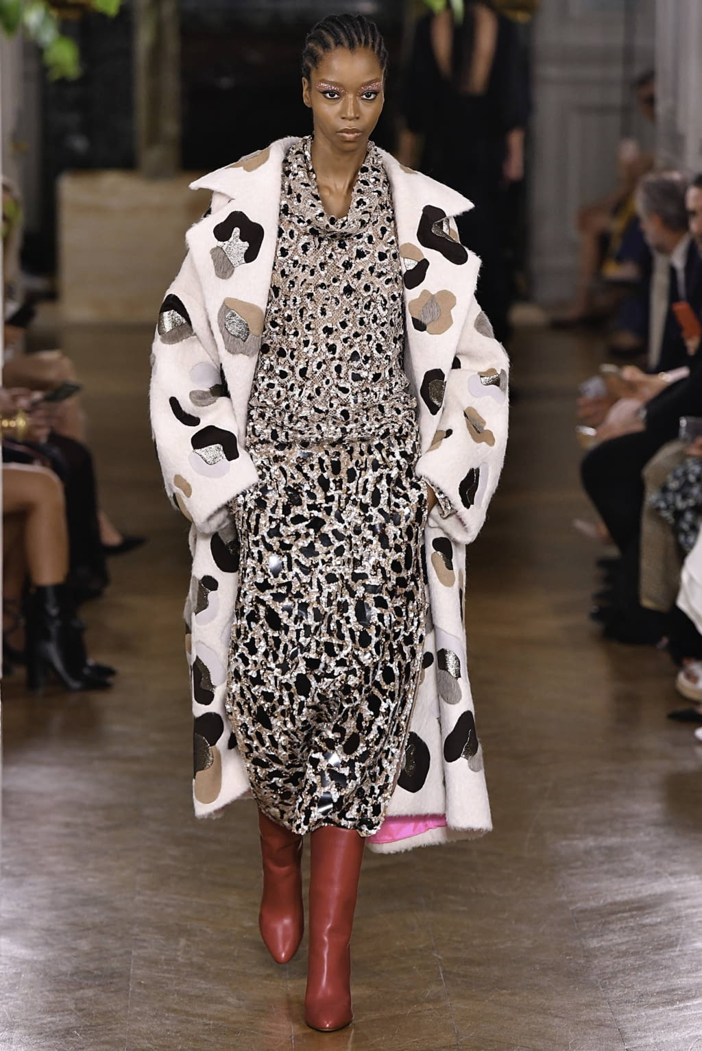 Fashion Week Paris Fall/Winter 2019 look 67 from the Valentino collection couture