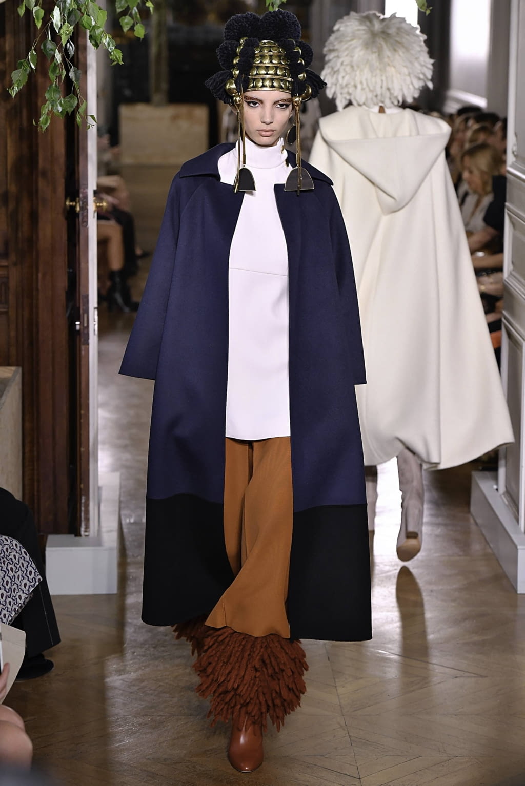 Fashion Week Paris Fall/Winter 2019 look 69 from the Valentino collection 高级定制