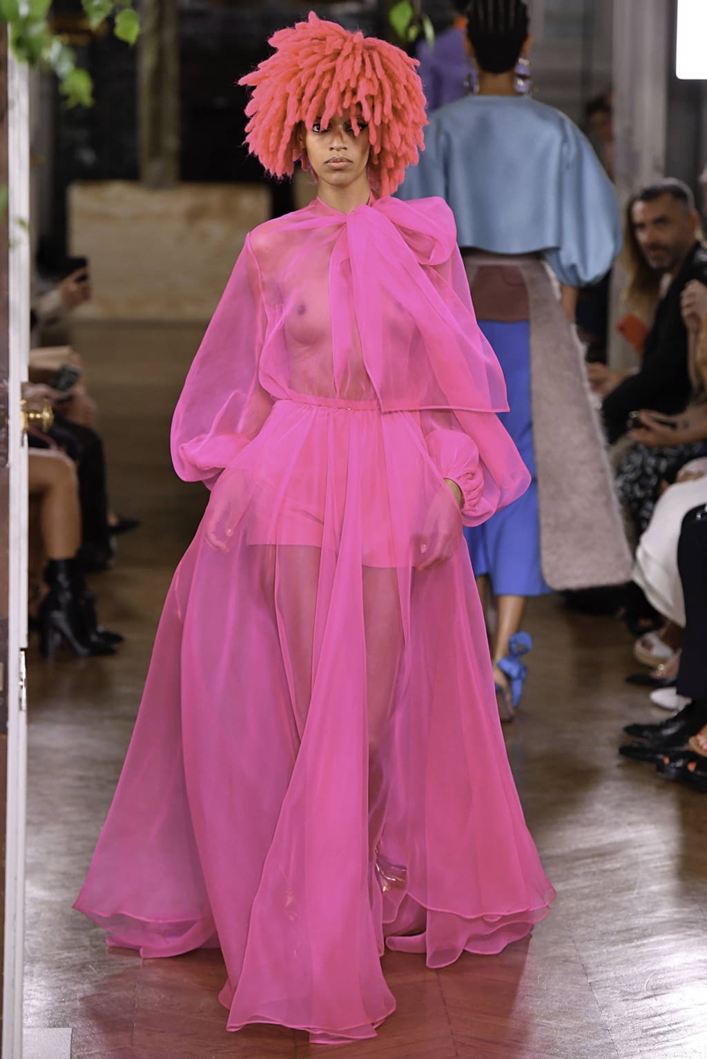 Fashion Week Paris Fall/Winter 2019 look 76 from the Valentino collection couture