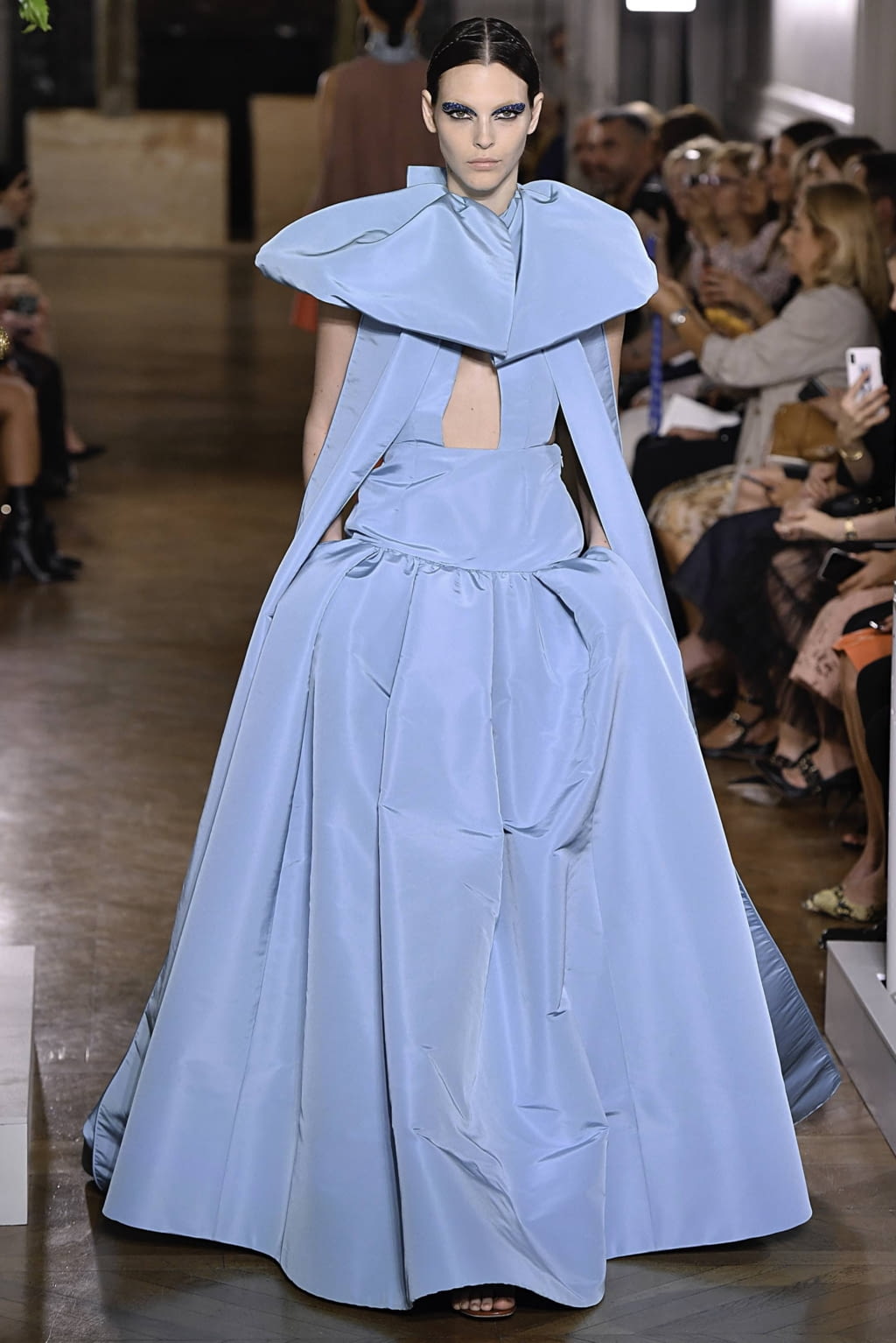 Fashion Week Paris Fall/Winter 2019 look 78 from the Valentino collection couture