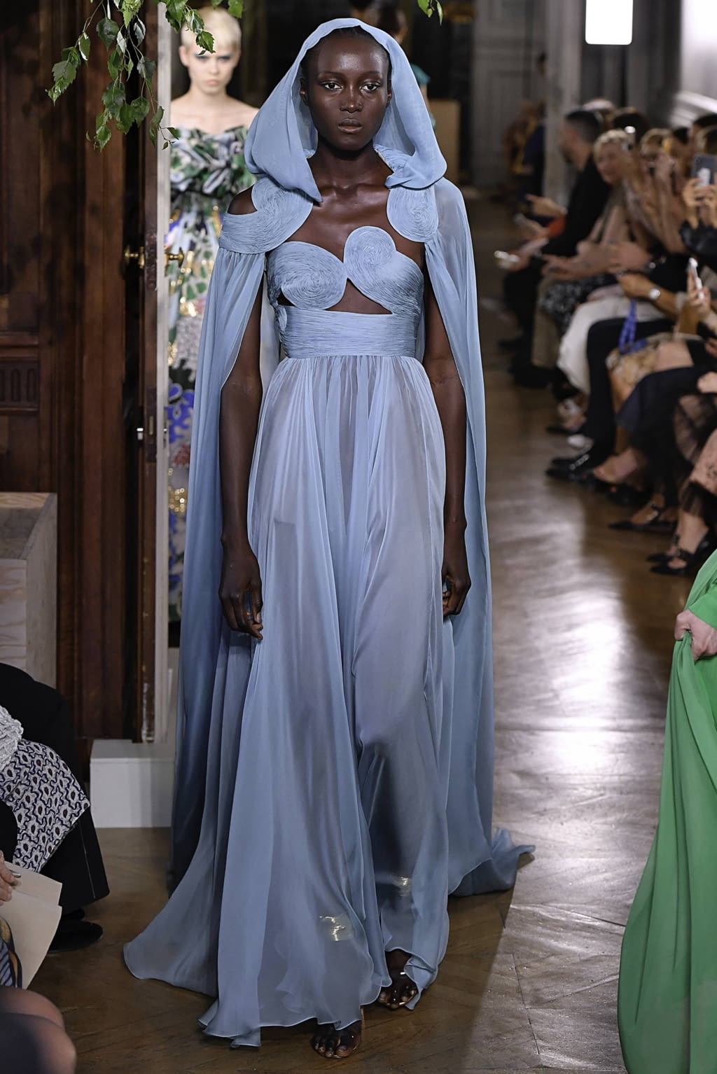 Fashion Week Paris Fall/Winter 2019 look 83 from the Valentino collection couture