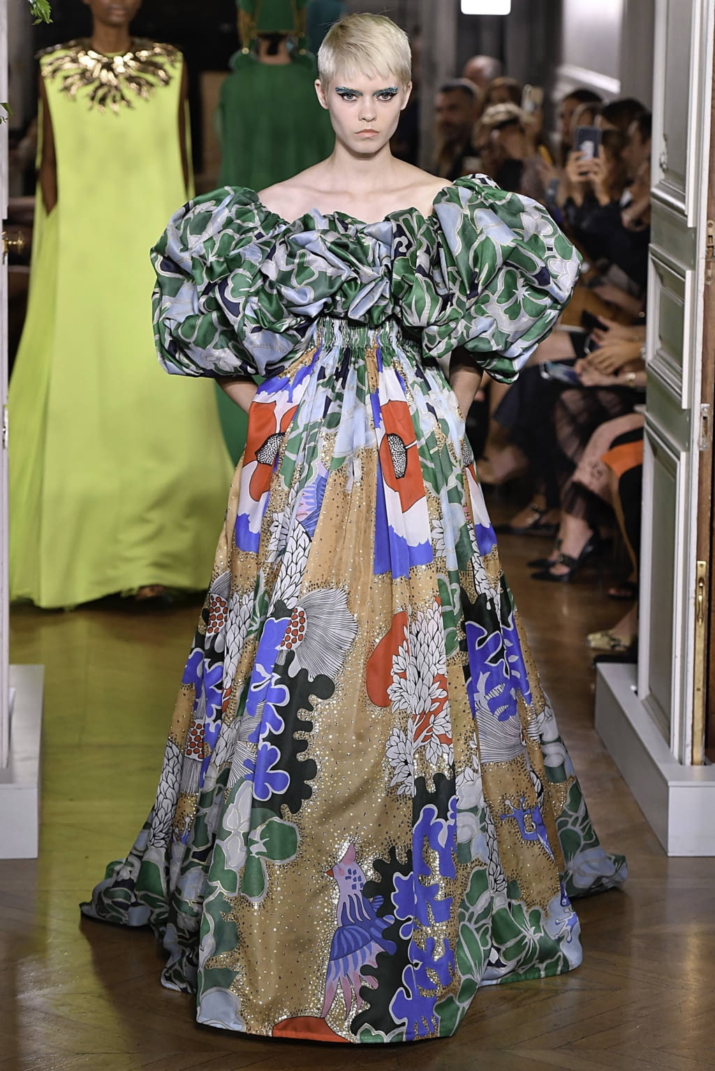 Fashion Week Paris Fall/Winter 2019 look 84 from the Valentino collection couture