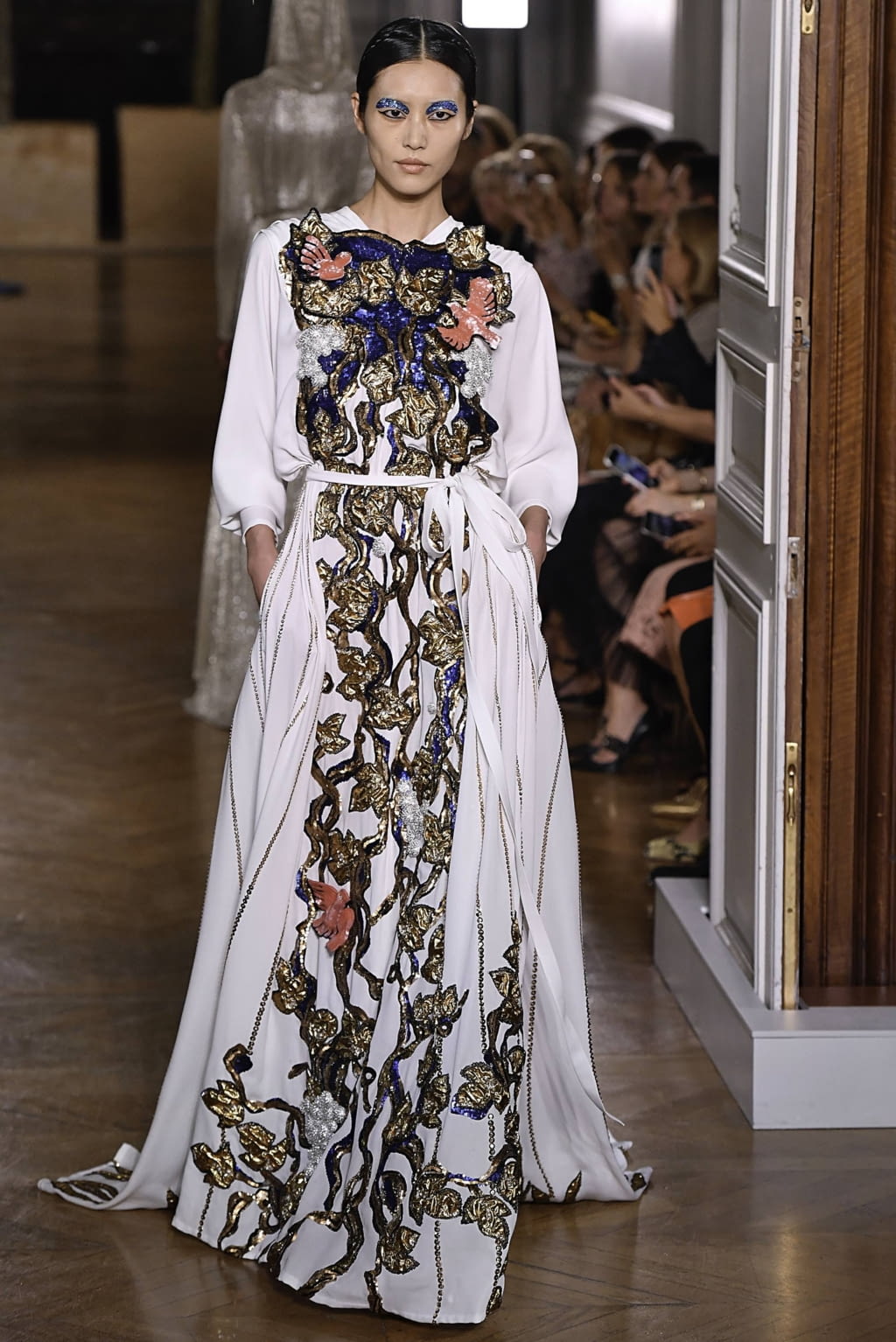 Fashion Week Paris Fall/Winter 2019 look 107 from the Valentino collection couture