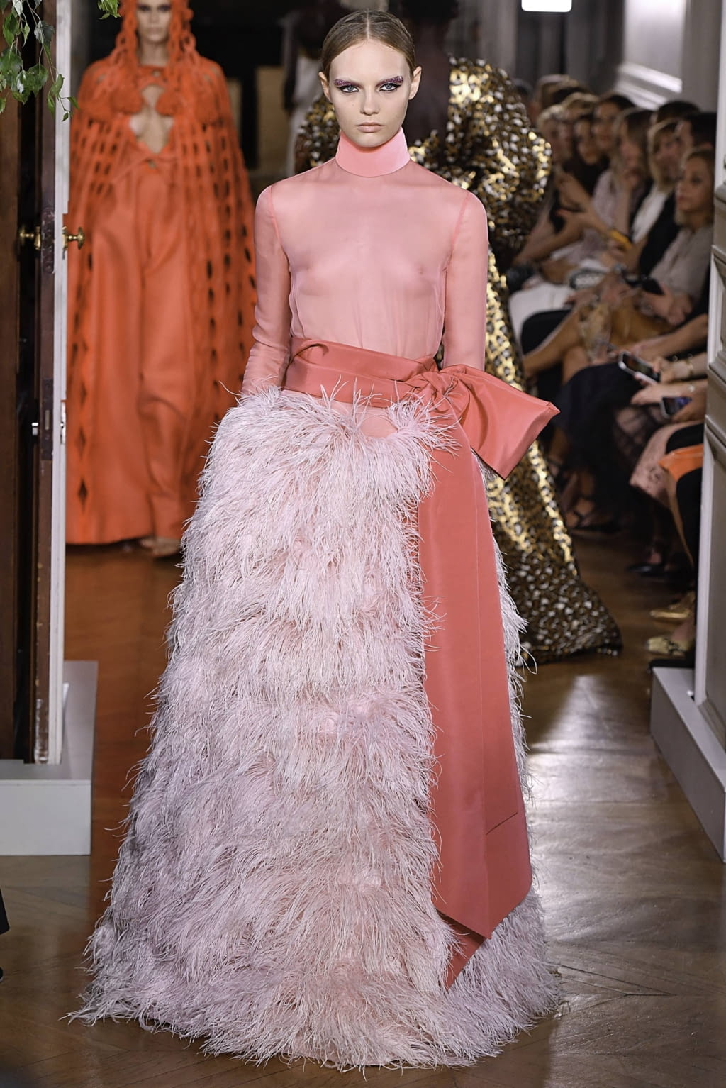 Fashion Week Paris Fall/Winter 2019 look 112 from the Valentino collection couture
