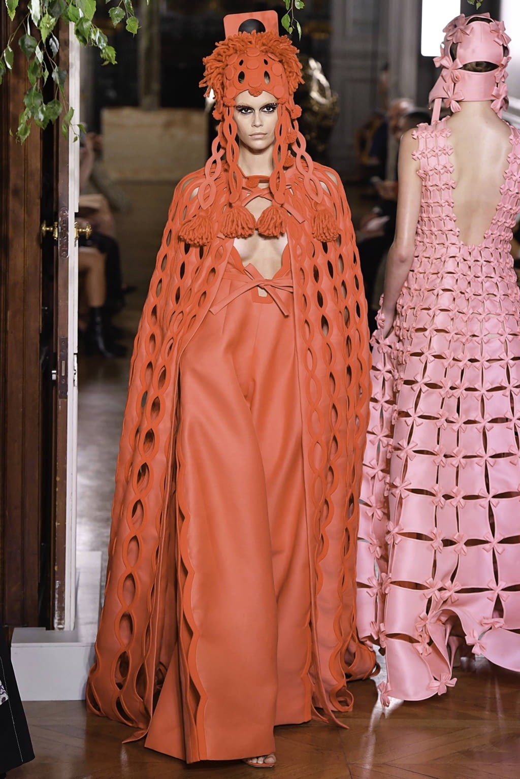 Fashion Week Paris Fall/Winter 2019 look 113 from the Valentino collection couture