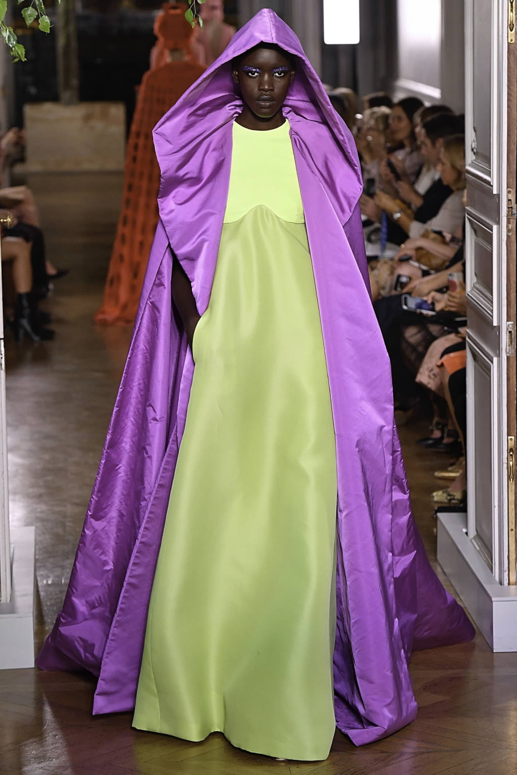 Fashion Week Paris Fall/Winter 2019 look 114 from the Valentino collection couture