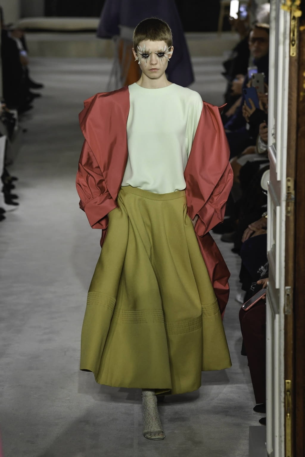 Fashion Week Paris Spring/Summer 2019 look 7 from the Valentino collection 高级定制