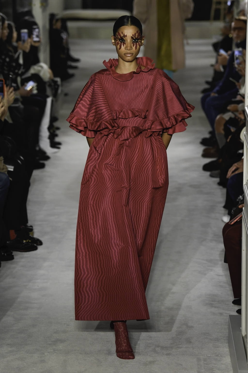 Fashion Week Paris Spring/Summer 2019 look 12 from the Valentino collection 高级定制