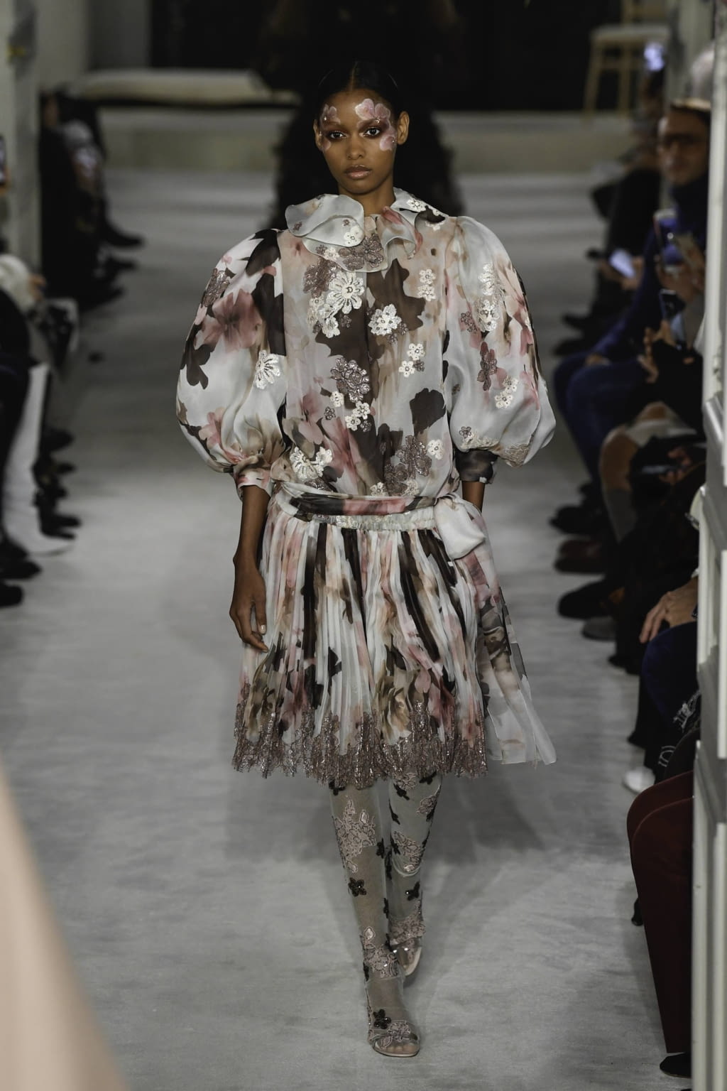 Fashion Week Paris Spring/Summer 2019 look 14 from the Valentino collection 高级定制
