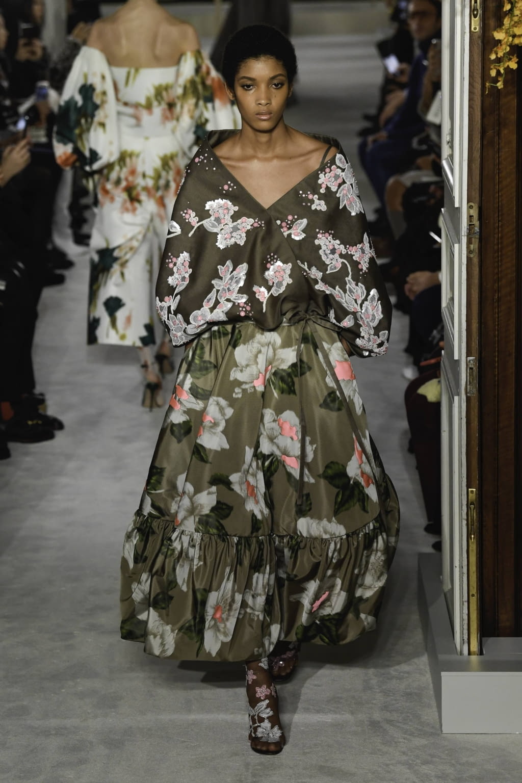 Fashion Week Paris Spring/Summer 2019 look 17 from the Valentino collection 高级定制
