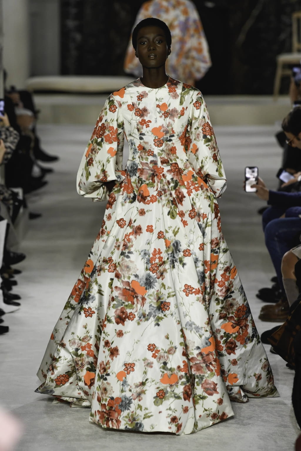 Fashion Week Paris Spring/Summer 2019 look 26 de la collection Valentino couture