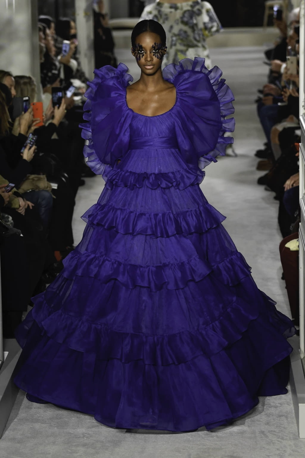 Fashion Week Paris Spring/Summer 2019 look 28 de la collection Valentino couture