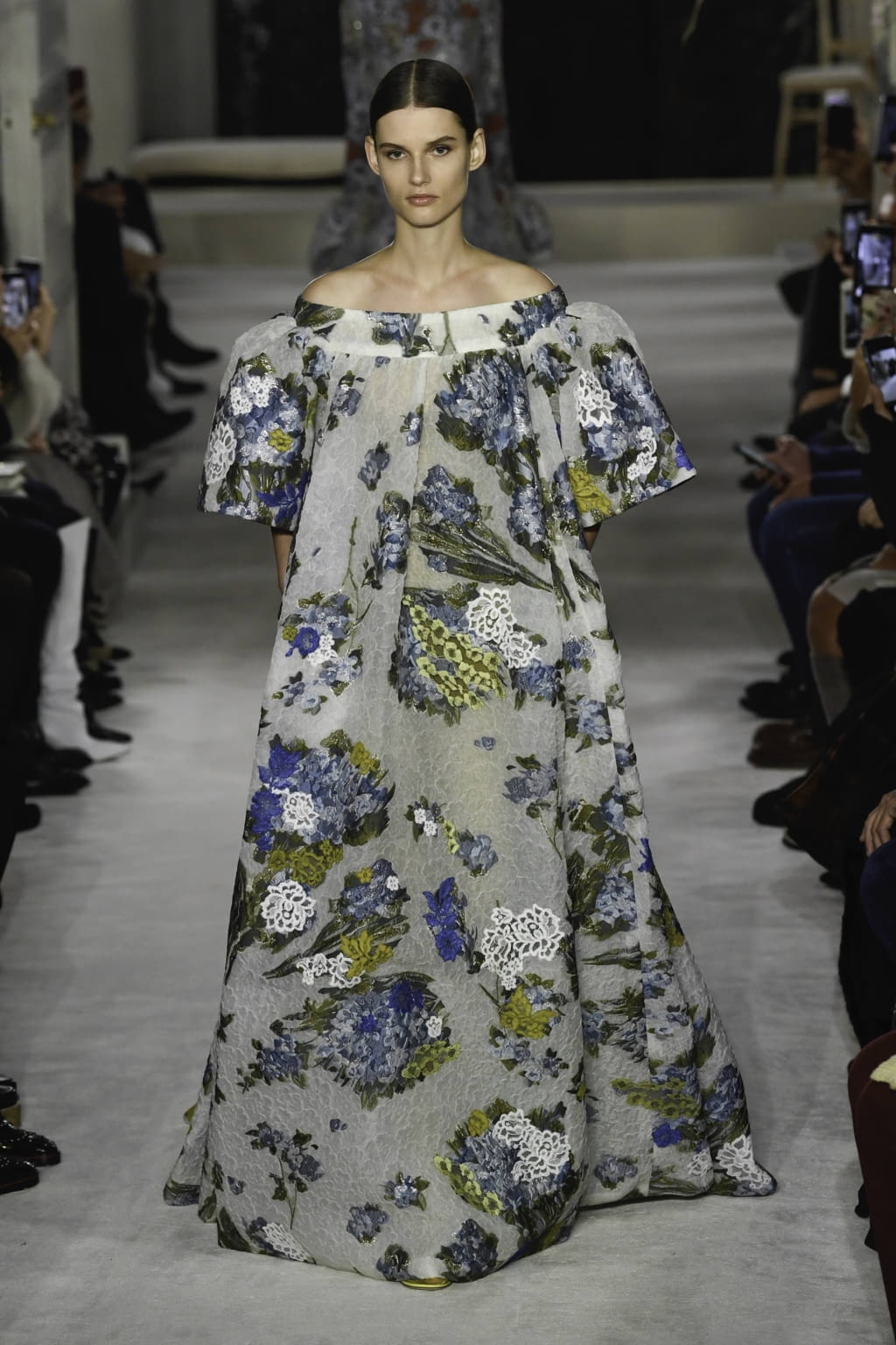 Fashion Week Paris Spring/Summer 2019 look 29 from the Valentino collection 高级定制