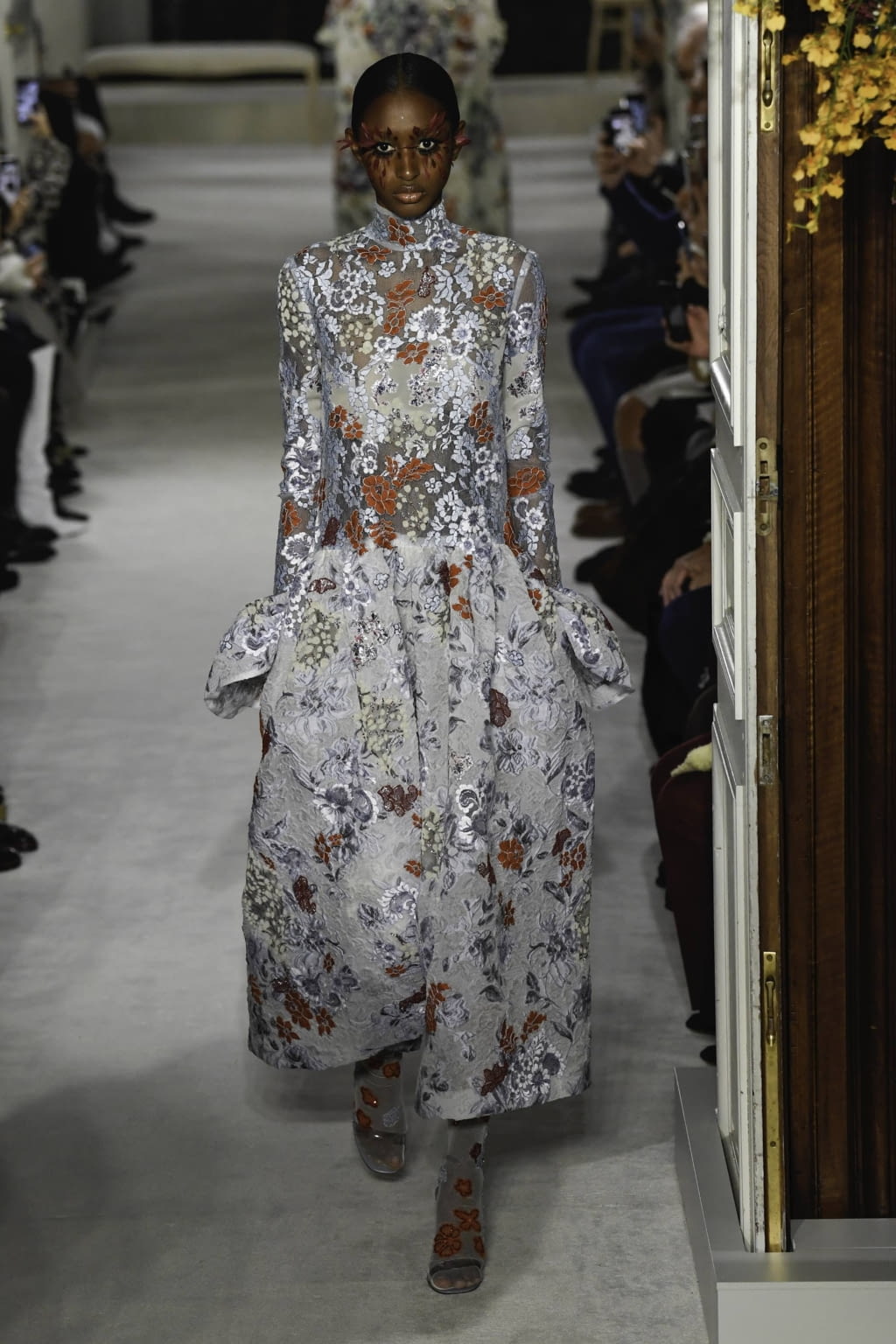 Fashion Week Paris Spring/Summer 2019 look 30 from the Valentino collection couture